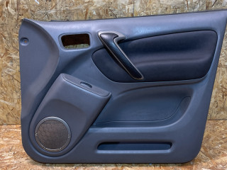 обшивка двери передняя правая Toyota RAV4 2 поколение (XA20) 2003, 2.0 л., 1CD-FTV, дизель, МКПП, внедорожник 5 дв., 67777X1B02