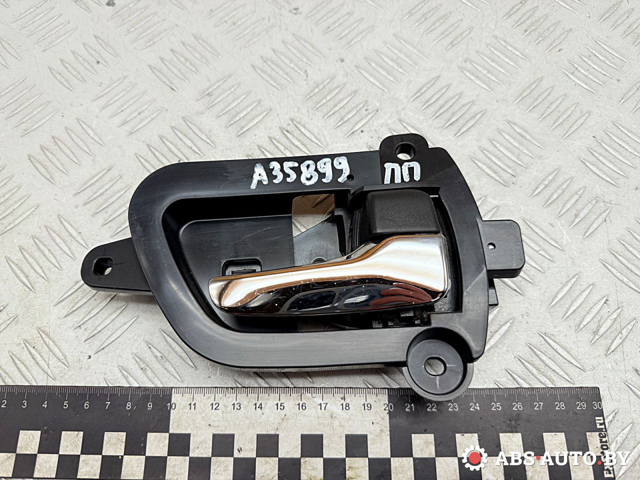 ручка внутренняя передняя правая Peugeot 4007 1 поколение 2011, 2.2 л., 4HN (DW12MTED4), дизель, МКПП, внедорожник 5 дв., правый руль, MN105360, SPC01650 - фото №1