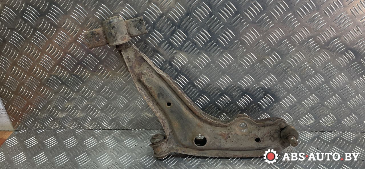 рычаг передний левый Skoda Felicia 1 поколение 2000, 1.9 л., дизель - фото №1
