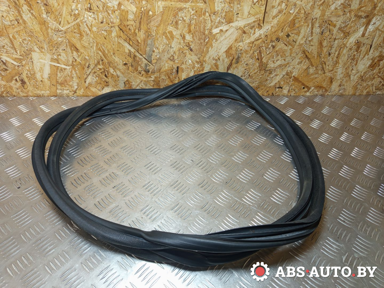 уплотнитель двери Peugeot 307 1 поколение 2005, 2.0 л., бензин, АКПП, универсал - фото №1