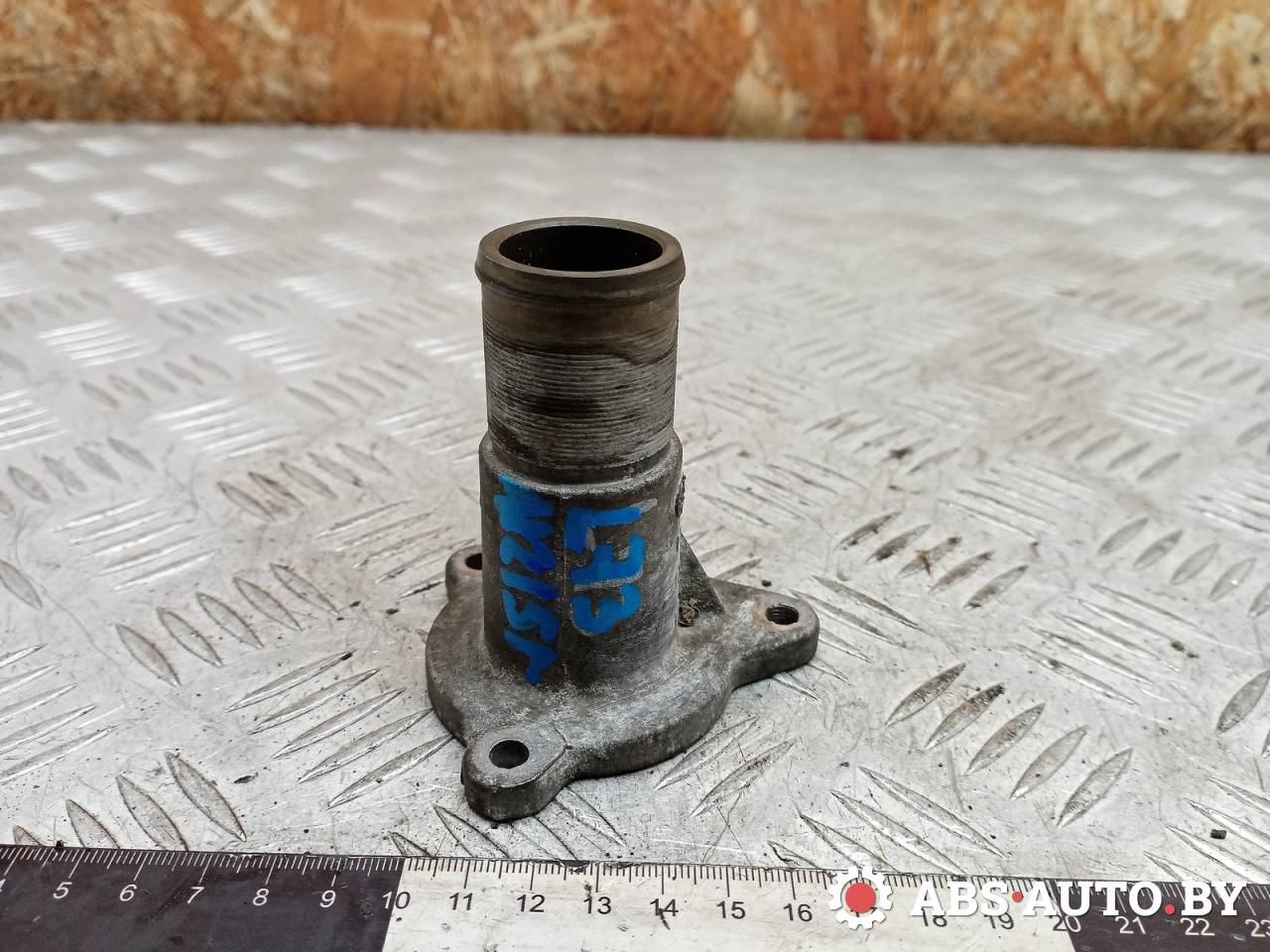 фланец (тройник) системы охлаждения Renault Laguna 2 поколение 2005, 2.0 л., бензин, МКПП, универсал, 7700869797, 7700101179, 8200561420, 8200578089, 091160216, 91160216, 04409180, 4409180, 6001543363, 7700866387, 7700869906, 8200155515 - фото №1