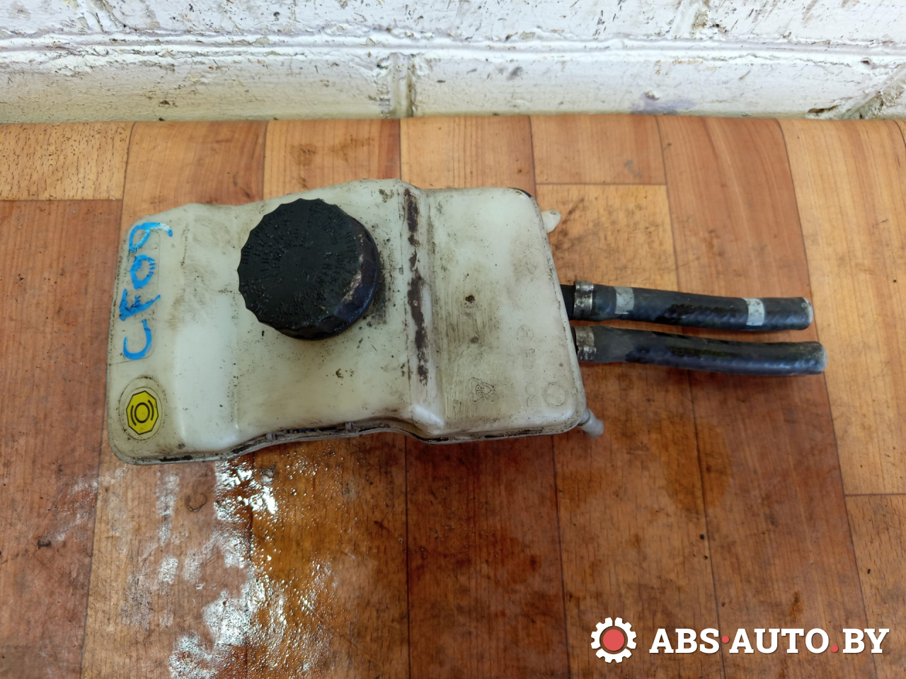 бачок тормозной жидкости Mercedes-Benz Vito W639 2006, 2.2 л., дизель, МКПП, правый руль, 0204024727, A6394300102 - фото №1