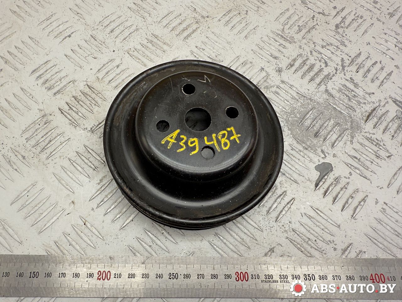 шкив помпы Mitsubishi Pajero 3 поколение 2002, 3.2 л., дизель, МКПП, внедорожник 3 дв., полный привод, ME200150 - фото №1