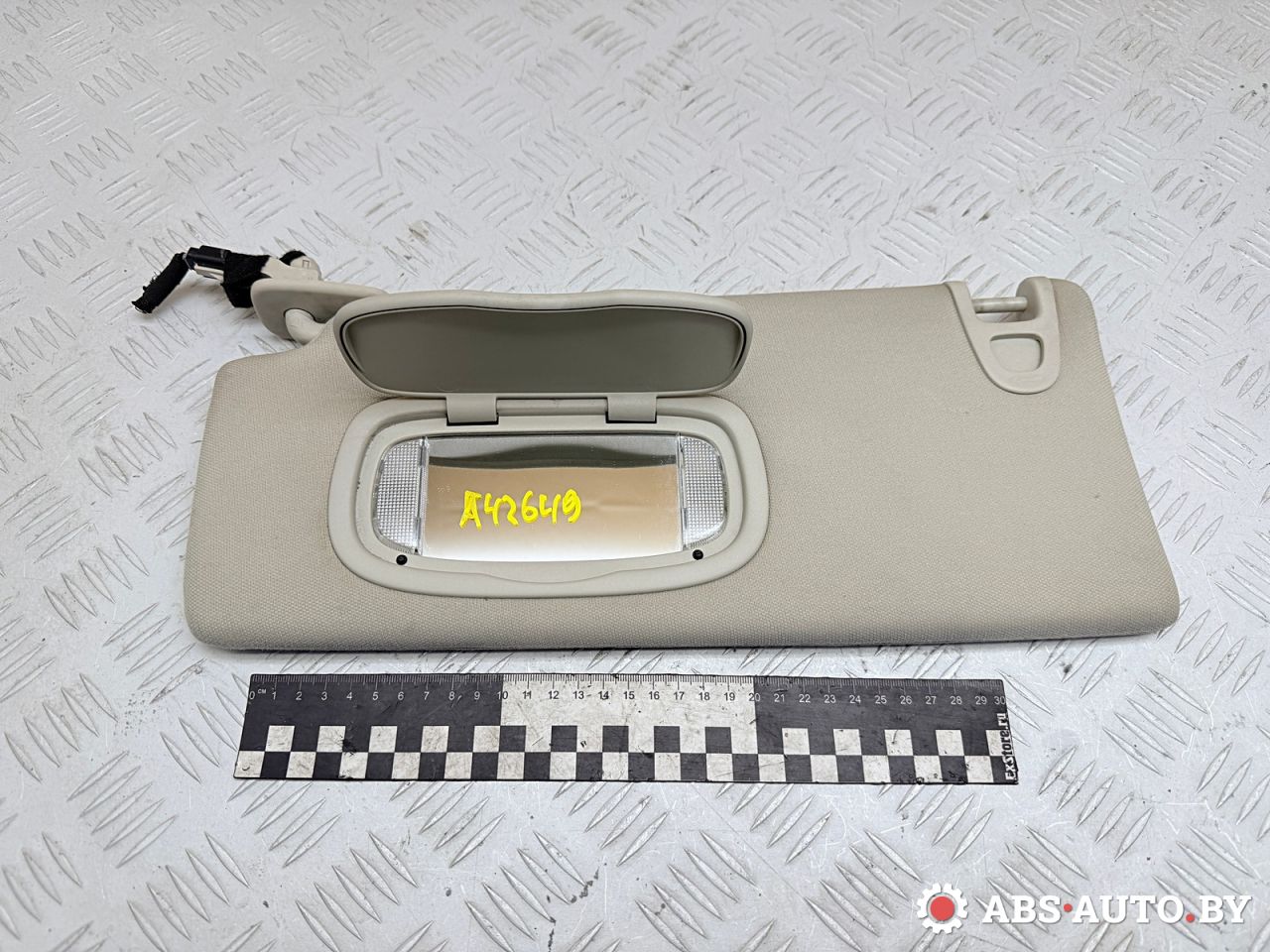 козырек солнцезащитный Jeep Cherokee 5 поколение 2016, 2.0 л., EBT, дизель, АКПП, внедорожник 5 дв., 68145040AA - фото №1