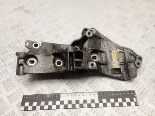 кронштейн генератора Renault Megane 3 поколение 2010, 1.5 л., K9K J 836, дизель, МКПП, хетчбэк 3 дв., правый руль, 8200669495