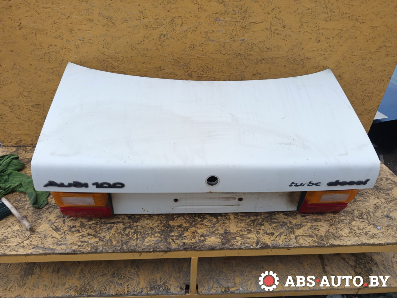 крышка багажника (дверь 3-5) Audi 100 С3 1987, седан - фото №1