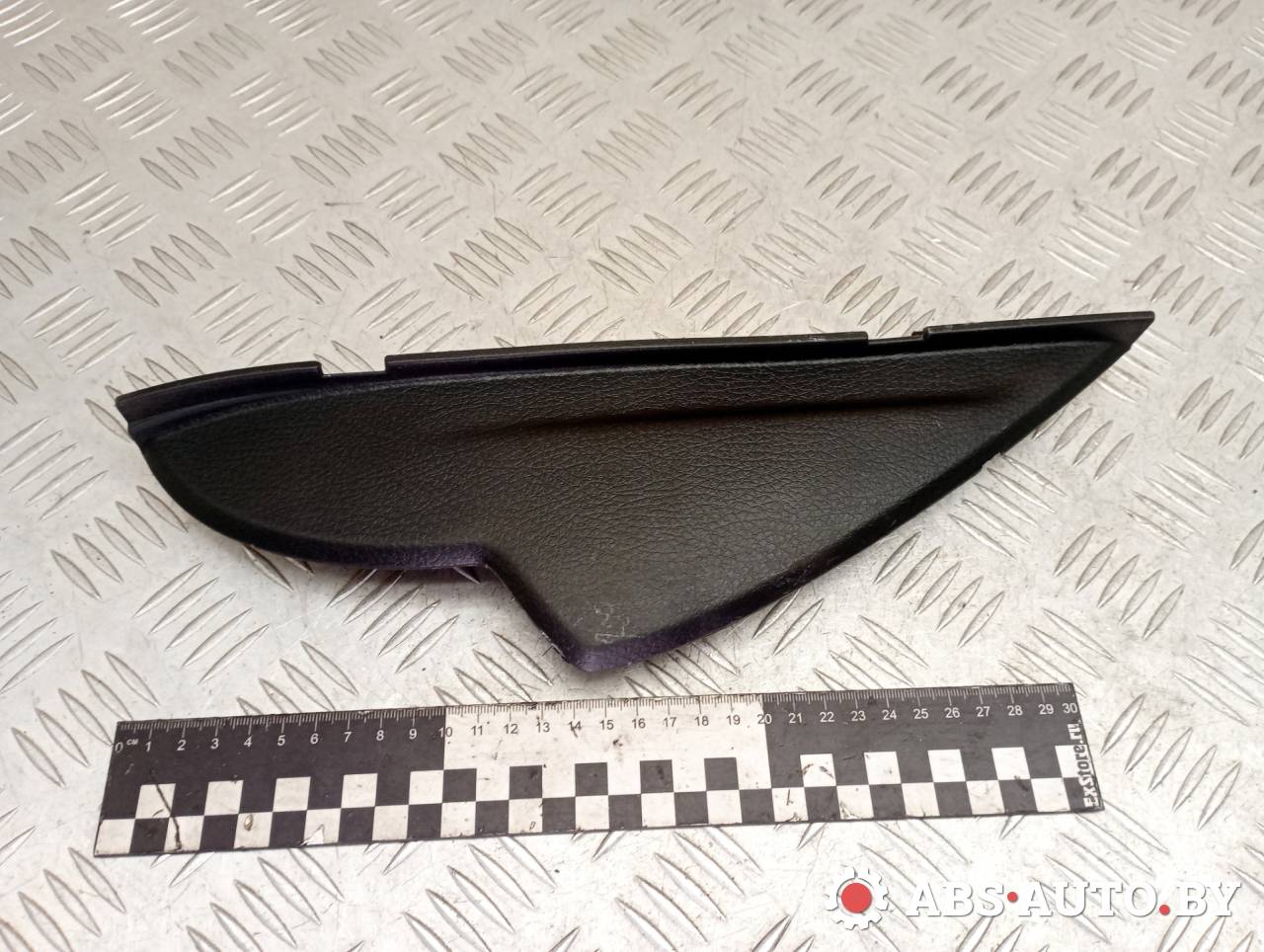 накладка на торпедо (консоль) Kia Sorento 2 поколение 2010, 2.2 л., дизель, МКПП, полный привод, правый руль, 847672P010 - фото №1