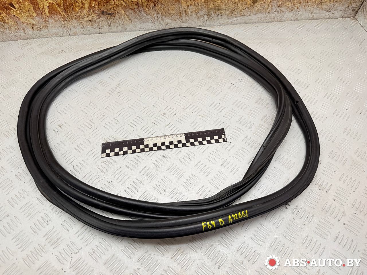 уплотнитель Jeep Cherokee 5 поколение 2016, 2.0 л., EBT, дизель, АКПП, внедорожник 5 дв. - фото №1