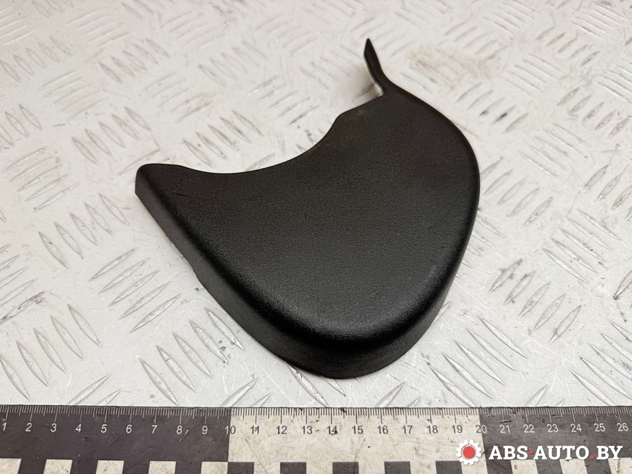пластик (накладка) сиденья Jeep Cherokee 5 поколение 2016, 2.0 л., EBT, дизель, АКПП, внедорожник 5 дв., 1XT05TRMAA - фото №1