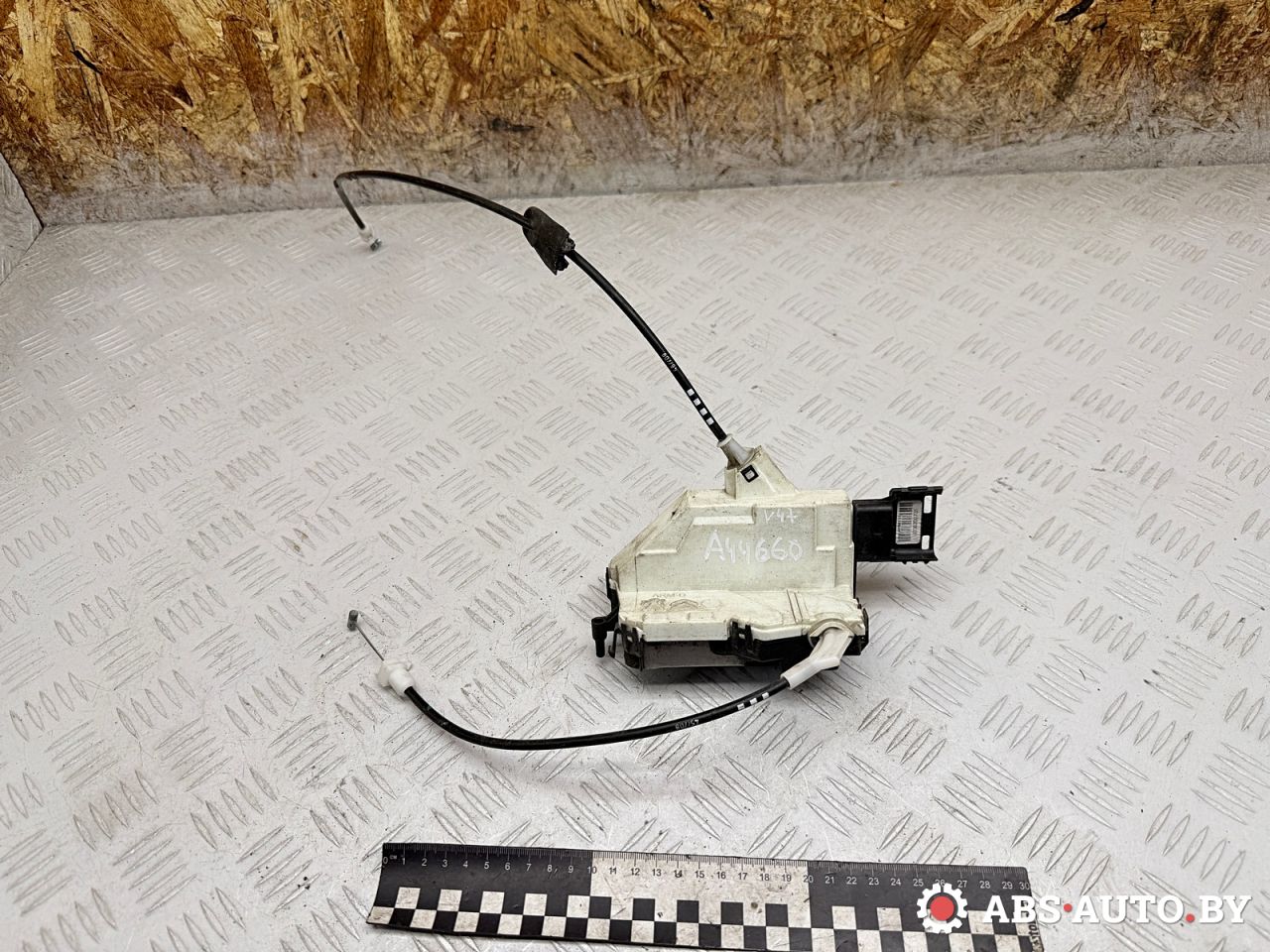 замок двери передней правой Peugeot 308 T7 2010, 1.6 л., 9HX (DV6ATED4), дизель, МКПП, PSA567147, ARMA01545, A01545 - фото №1