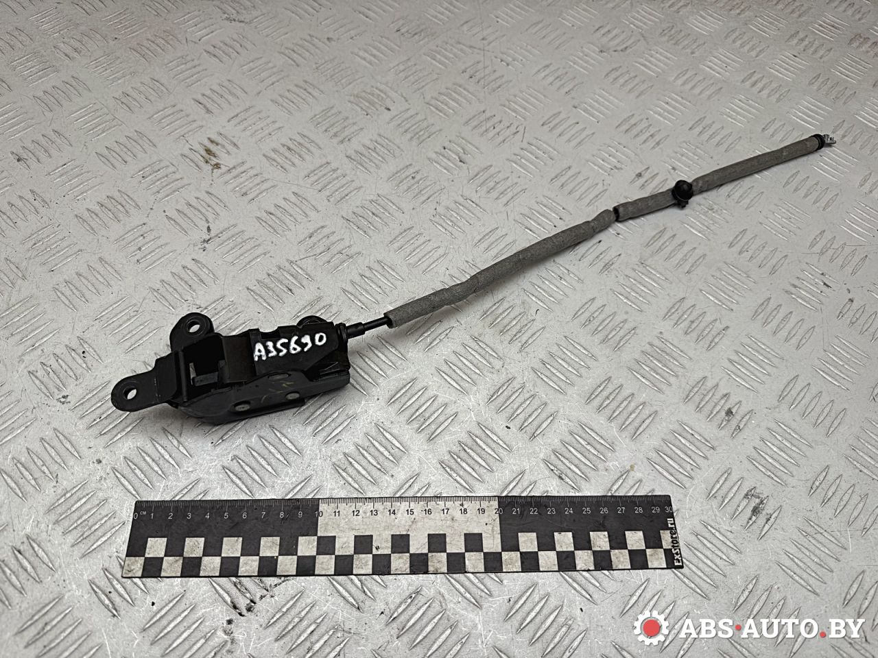 замок багажника Mini Cooper 2 поколение 2010, 1.6 л., N16 B16 A, бензин, кабриолет, правый руль, 51247195100 - фото №1