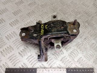 подушка крепления двигателя Volkswagen Polo 4 поколение 2003, 1.9 л., дизель, 6Q0199555AD