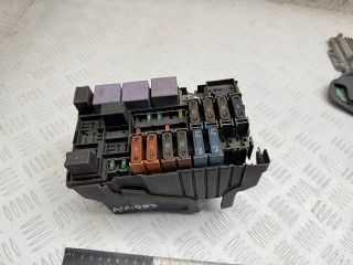 блок предохранителей Renault Laguna 2 поколение 2002, 1.9 л., F9Q 750, дизель, МКПП, хетчбэк 5 дв., передний привод, 8200003059