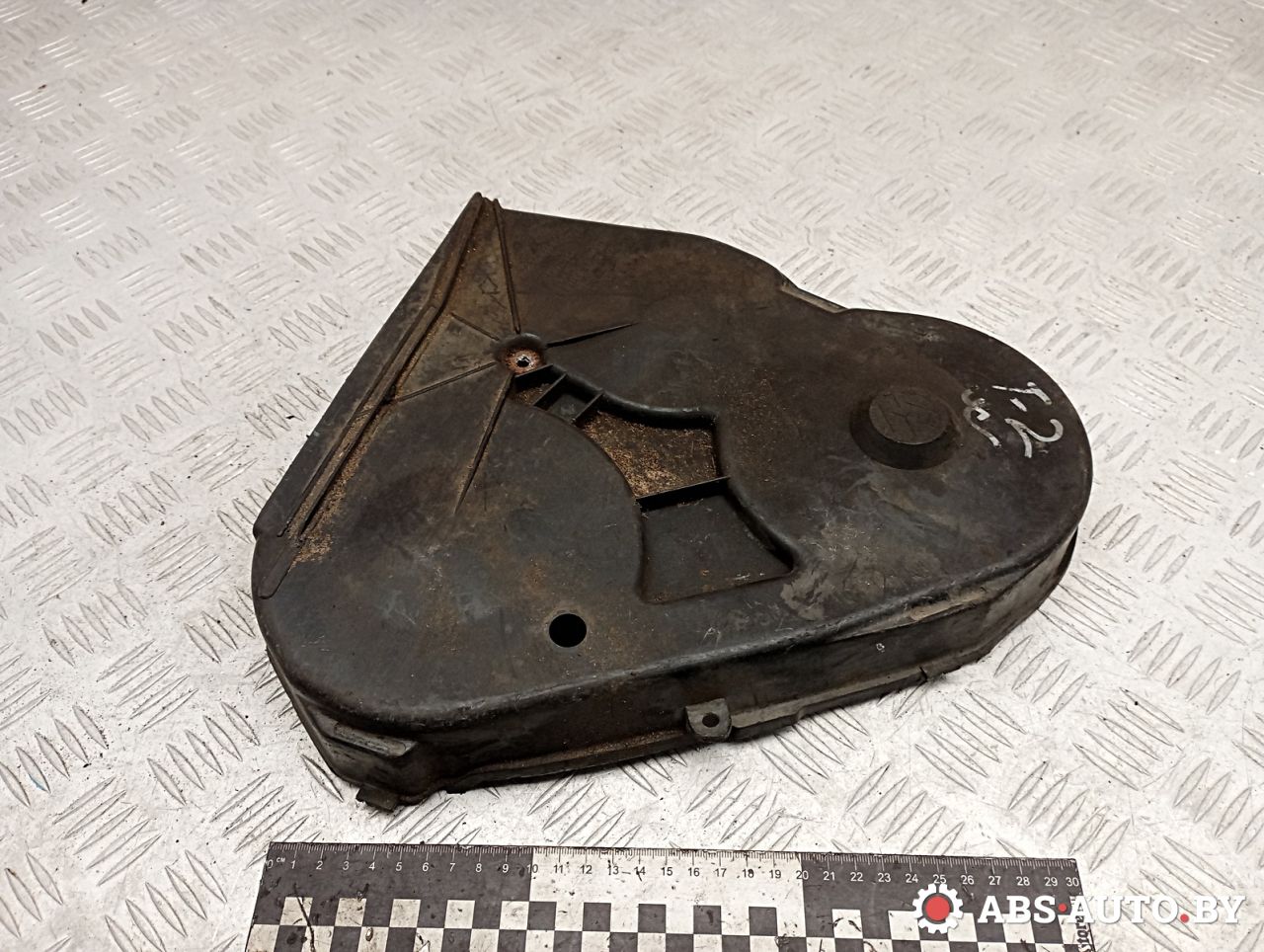 защита (кожух) ремня ГРМ Volkswagen Golf 2 поколение 1990, 1.6 л., дизель, 068109123F - фото №1