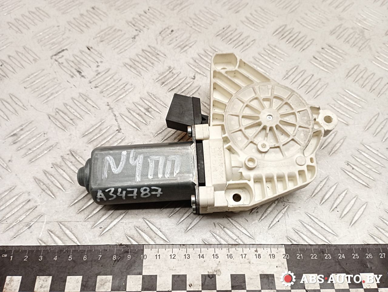 моторчик стеклоподъемника передний правый Mercedes-Benz A W169 2 поколение (2004-2008) 2008, 2.0 л., OM 640.942, дизель, МКПП, хетчбэк 5 дв., правый руль, A1698204442, 1698204442, 996145102, 7746013102 - фото №1