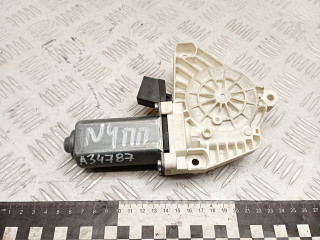 моторчик стеклоподъемника передний правый Mercedes-Benz A W169 2 поколение (2004-2008) 2008, 2.0 л., OM 640.942, дизель, МКПП, хетчбэк 5 дв., правый руль, A1698204442, 1698204442, 996145102, 7746013102