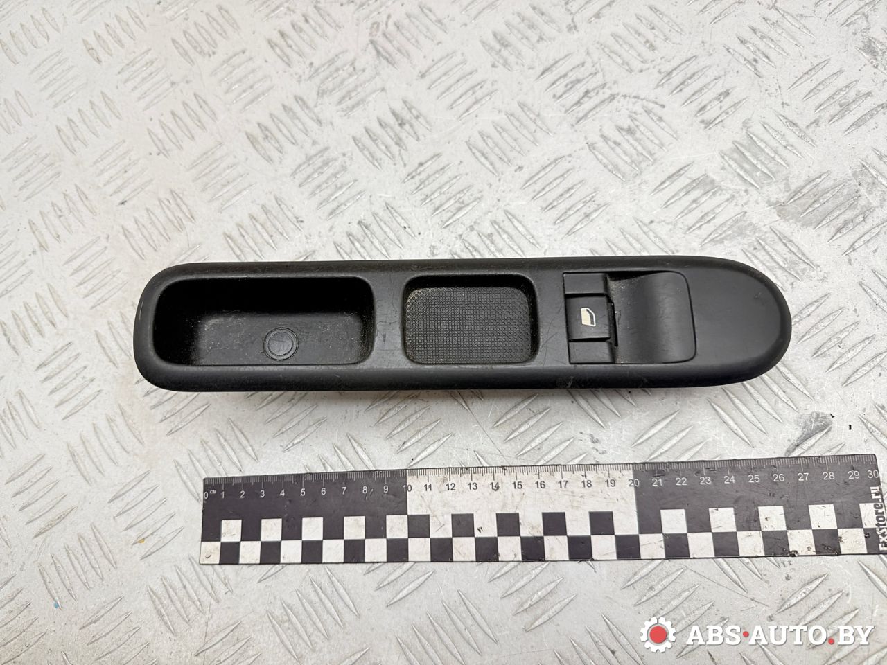 кнопка стеклоподъемника двери Peugeot 3008 1 поколение 2011, 2.0 л., RHH (DW10CTED4), дизель, робот, 96650618ZD, 96662297XT - фото №1