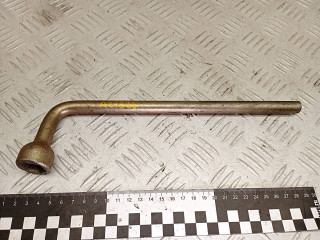 ключ колесный (балонный) Toyota RAV4 2 поколение (XA20) [рестайлинг] 2005, 2.0 л., 1CD-FTV, дизель, МКПП, внедорожник 5 дв.