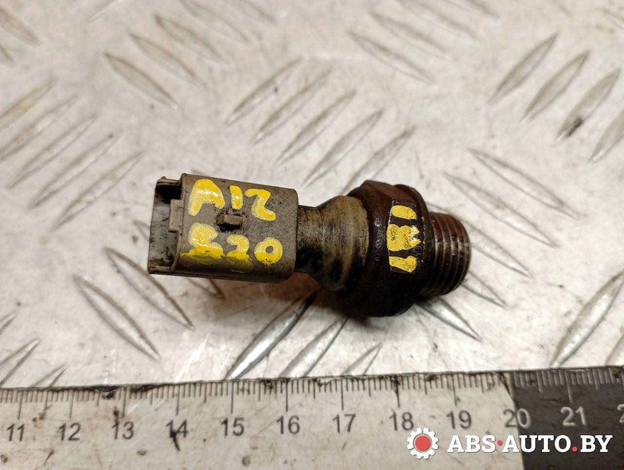 датчик давления масла Citroen C4 1 поколение 2006, 1.6 л., бензин, 963299, 0500 - фото №1