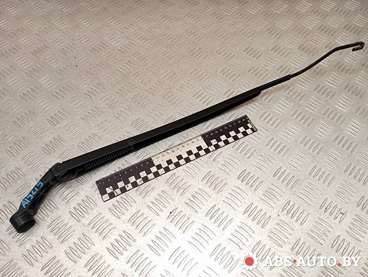 щеткодержатель (поводок стеклоочистителя, дворник) Toyota RAV4 3 поколение (XA30) 2008, 2.2 л., D-4D, 2AD-FTV, дизель, МКПП, внедорожник 5 дв., 8521142130 - фото №1