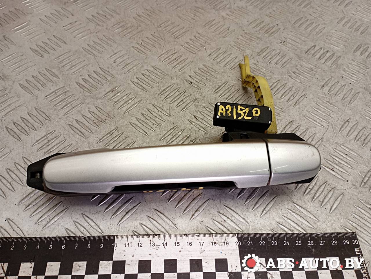 ручка наружная задняя левая Toyota RAV4 3 поколение (XA30) 2008, 2.2 л., D-4D, 2AD-FTV, дизель, МКПП, внедорожник 5 дв. - фото №1