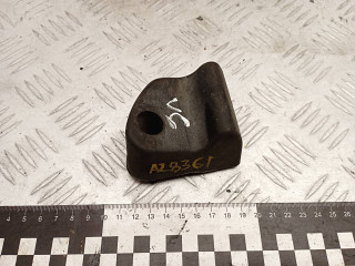 отбойник капота Volkswagen Passat B6 2007, 2.0 л., дизель, АКПП, универсал, 3C0823427