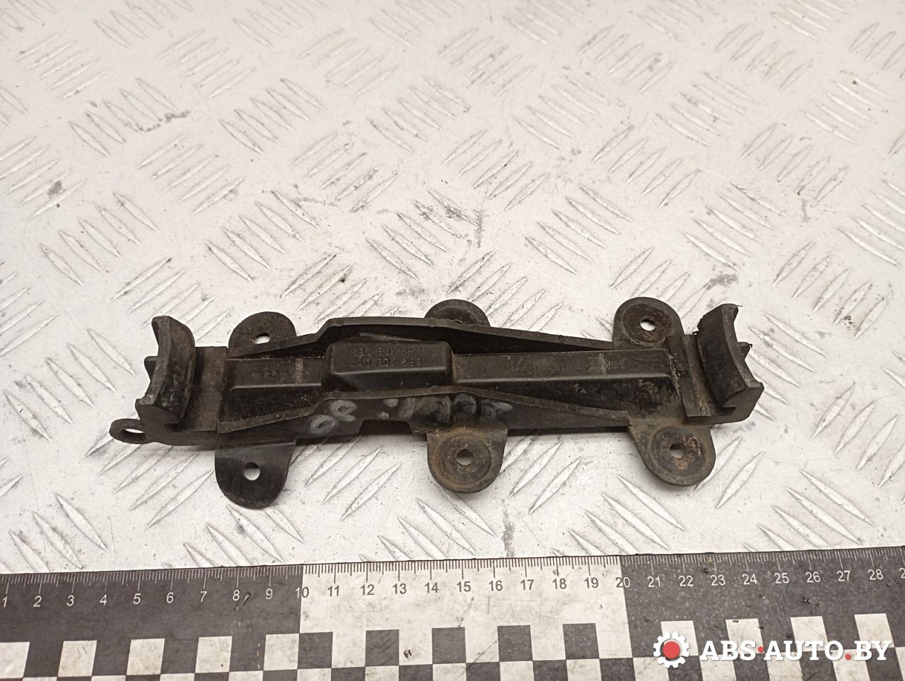 Крепление бампера переднего Audi 100 4A/C4 1993, 4A0807253, 893807253 - фото №1