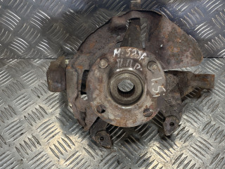 ступица передняя правая Mazda 323F BA 1997, 1.5 л., бензин