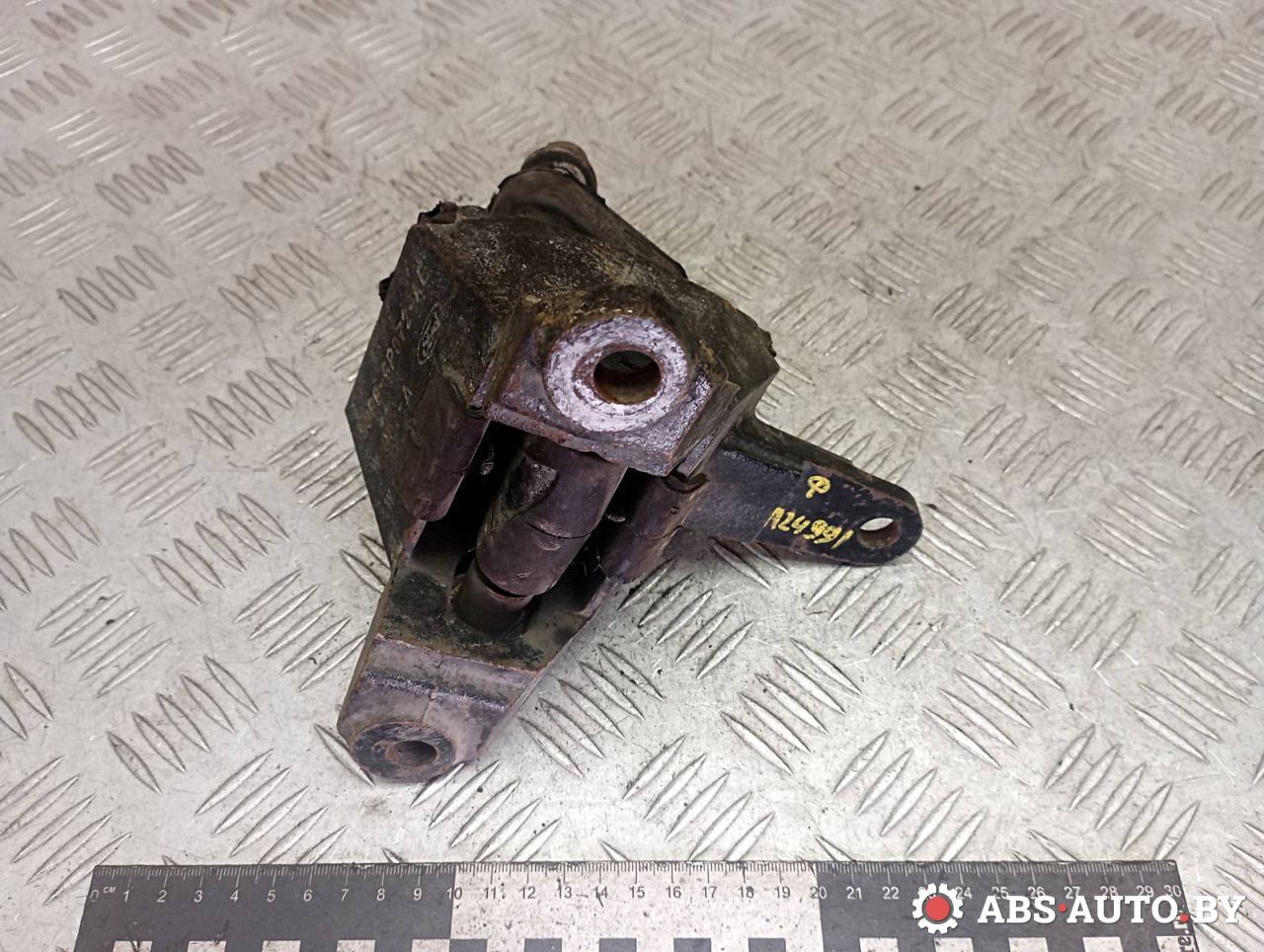 подушка крепления КПП Ford Mondeo 1 поколение 1995, 2.0 л., бензин, 93BB6P072AE, 93BB6P079AE - фото №1