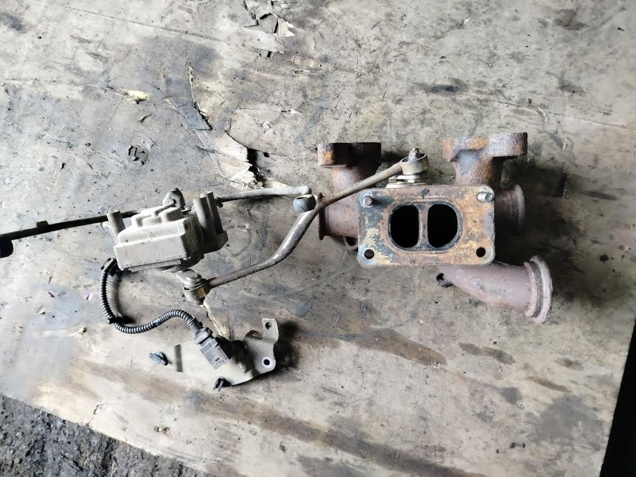 клапан EGR Mercedes-Benz Actros 4 поколение (MP4) 2016, om471.926, дизель, робот, белый, правый руль, A4711501594, A4711501494, A4711501394, A4711403146, A4711400824, A4711401024, A4711403314 - фото №1