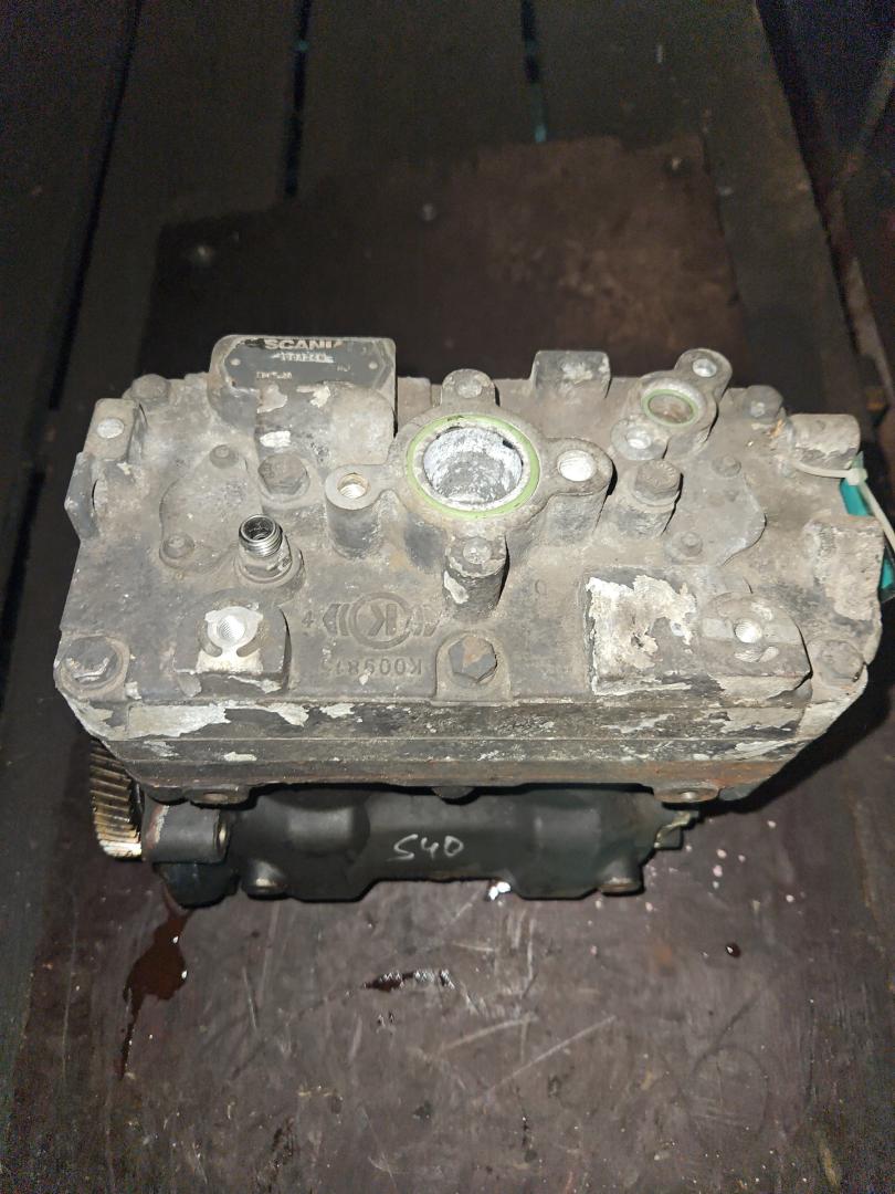 компрессор пневмоподвески Scania G 2 поколение 2010, 12.7 л., DC 13.05, дизель, красный, грузовик, 2024410, 1901246, LK4949, K053603, 2760239, 1882222, 1804068, K181425 - фото №1