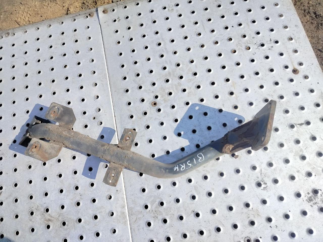 крепление ( кронштейн ) крыла Mercedes-Benz Actros 3 поколение (MP3) 2013, 11.9 л., OM 541.976, дизель, робот, белый, правый руль - фото №1