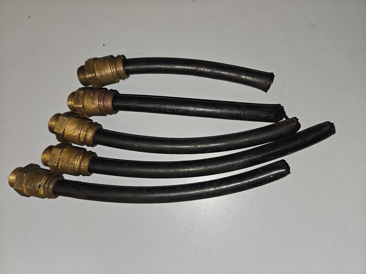 Штуцер Scania R 3 поколение 2012, 11.7 л., DC 12.15, дизель, МКПП, красный, правый руль, 1722417 - фото №1