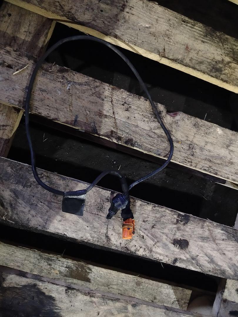 Кабель датчика износа колодок MAN TGX 1 поколение 2018, 12.4 л., D 2676 LF 52, дизель, АКПП, белый, правый руль, 81254605542 - фото №1