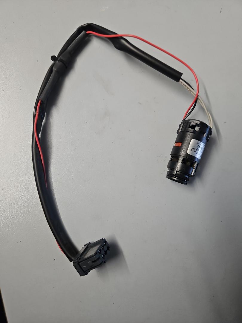 датчик температуры Mercedes-Benz Actros 3 поколение (MP3) 2013, 11.9 л., OM 541.976, дизель, робот, белый, правый руль, A0025429918 - фото №1