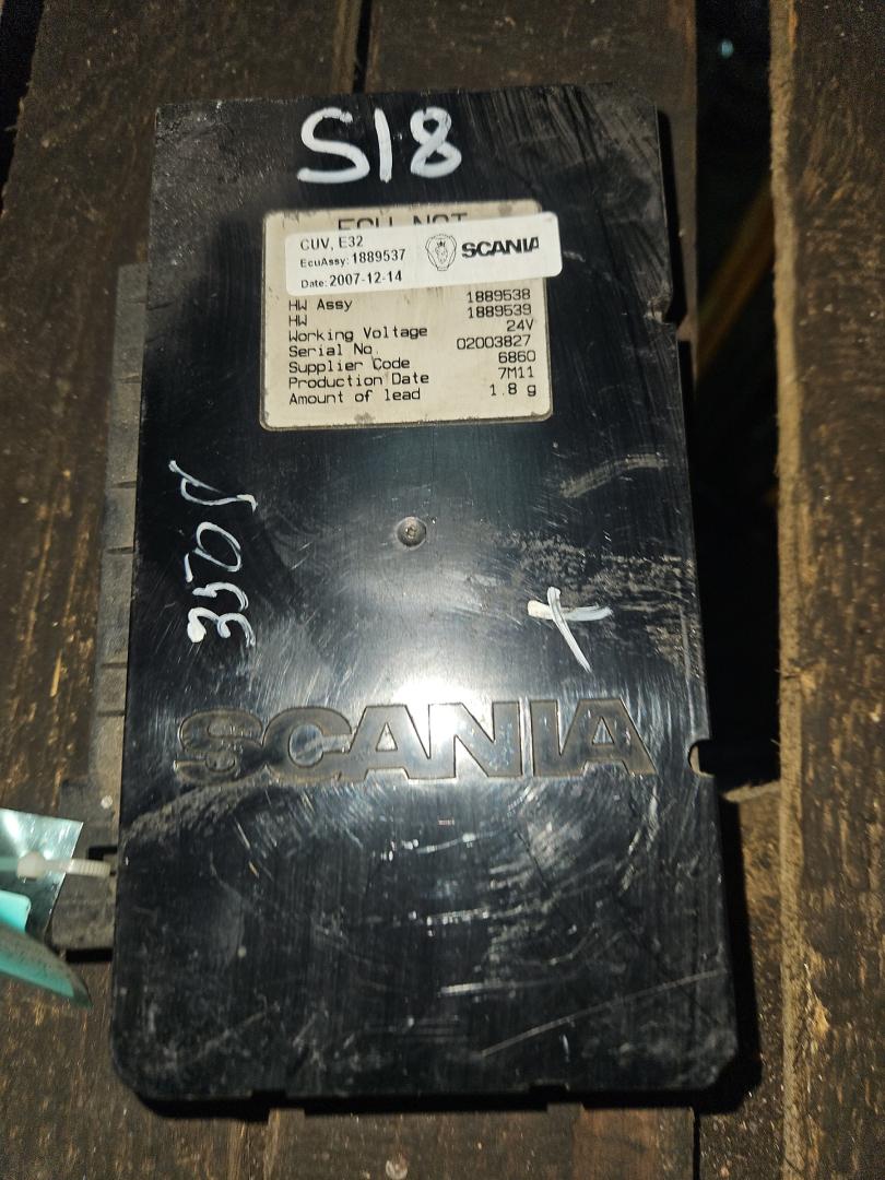 блок управления светом Scania, 1943668, 1769683, 1889537, 2025647, 5317661, 2087765, 2025651 - фото №1