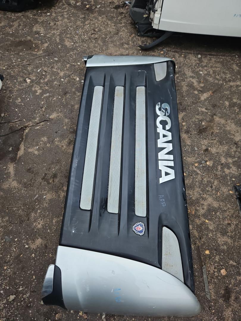 капот Scania R 3 поколение 2006, 11.7 л., HPi, DC 12.14, дизель, МКПП, серый, правый руль, 2269451, 1917216, 1859174, 1804628, 1746585, 1721731, 1451246, 1751405, 1751406, 1880736 - фото №1