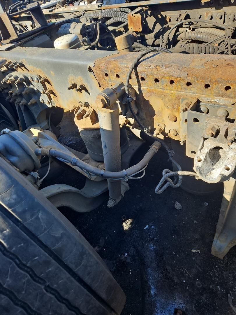 мост дополнительный (ленивец) Volvo FH 3 поколение 2013, 12.8 л., D13C500, дизель, АКПП, белый, правый руль, 20942140, 21521277, 22865785, 20541504, 22573233, 21321515, 21118977, 21118919, 21118918, 23093246, 23093248, 21342988, 21342989, 24425040 - фото №1