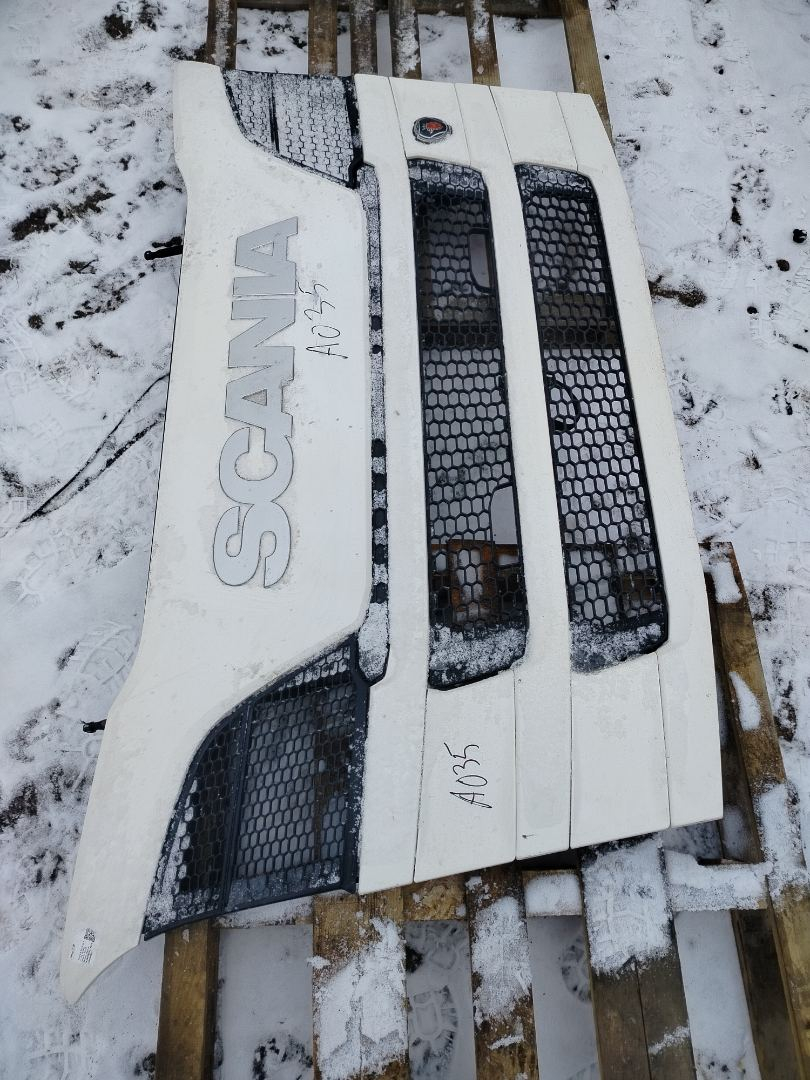 капот Scania R 4 поколение 2018, 12.7 л., DC 13.148, дизель, АКПП, белый, правый руль, 2977830, 2286062, 2894750, 2307674, 2307671, 2307668, 2978847, 2978846, 2978845, 2978844, 2365443, 2307648, 2307642, 2680451 - фото №1