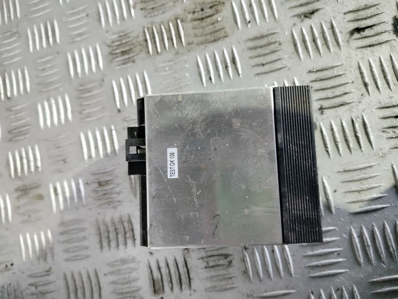 Преобразователь напряжения Scania R 3 поколение 2010, 1729858, 1729574, 1425588 - фото №1