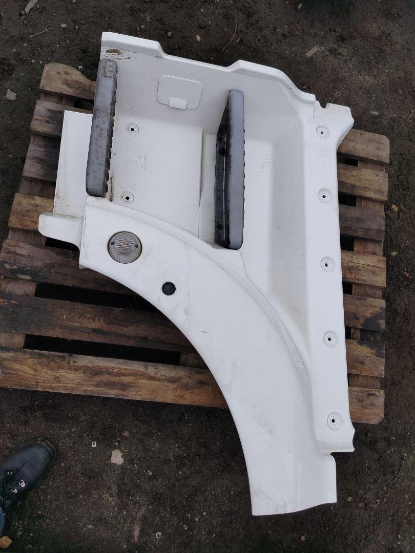 Подножка кабины MAN TGX 1 поколение 2018, 12.4 л., D 2676 LF 52, дизель, АКПП, белый, правый руль, 81615100825, 81615100913, 81615100703, 81615100399 - фото №1