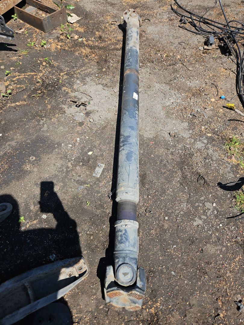 карданный вал Volvo FH 3 поколение 2013, 12.8 л., D13C500, дизель, АКПП, серый, правый руль, 1067777, 25817776 - фото №1