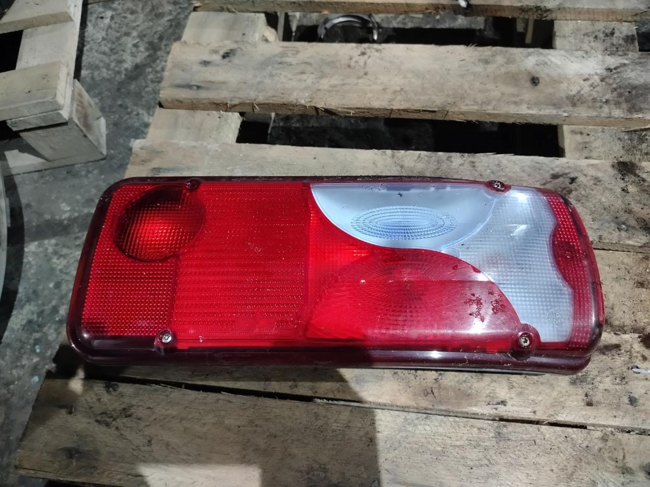 фонарь задний левый MAN TGX 1 поколение 2018, 12.4 л., D 2676 LF 52, дизель, АКПП, белый, правый руль, 81252256544, 81252256548, 81252256550, 156200 - фото №1