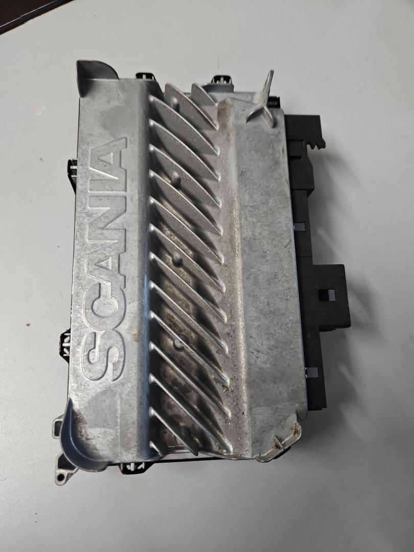 блок управления светом Scania R 4 поколение 2018, 12.7 л., DC 13.148, дизель, АКПП, белый, правый руль, 3088351, 3048250, 3001522, 2953782, 2921038, 2878045, 2838773, 2805415, 2785662, 2765789, 2706149, 2719704, 2667752, 2636673, 2619462, 2601845, 2568503, 2575118 - фото №1