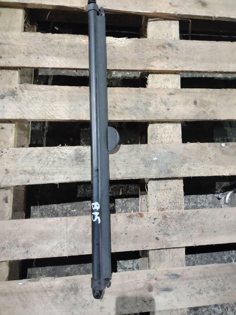 шторка солнцезащитная двери Mercedes-Benz Actros 3 поколение (MP3) 2013, 11.9 л., OM 541.976, дизель, робот, белый, правый руль, A9438100820 - фото №1