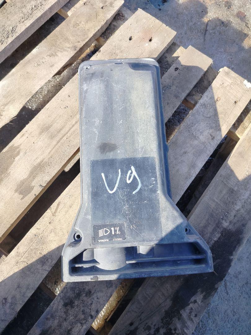 кожух электрических разъемов Volvo FH 3 поколение 2014, 12.8 л., D13C500, дизель, АКПП, белый, правый руль, 82361768, 84151224, 84151222, 21579604, 82361773 - фото №1