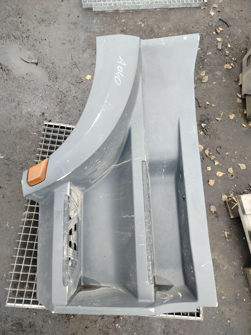 Подножка кабины Mercedes-Benz Actros 4 поколение (MP4) 2016, om471.926, дизель, робот, белый, правый руль, A9606665103 - фото №1