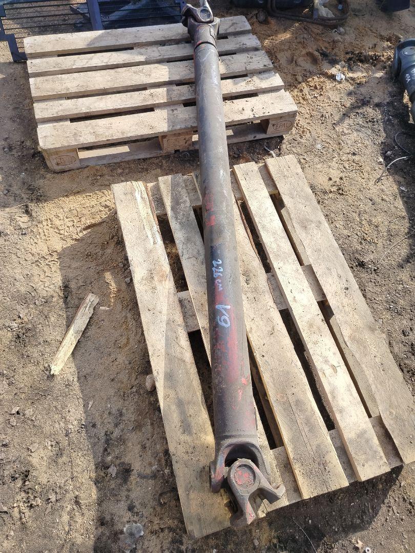 карданный вал Volvo FH 3 поколение 2014, 12.8 л., D13C500, дизель, АКПП, белый, правый руль, 1067777, 25817776 - фото №1