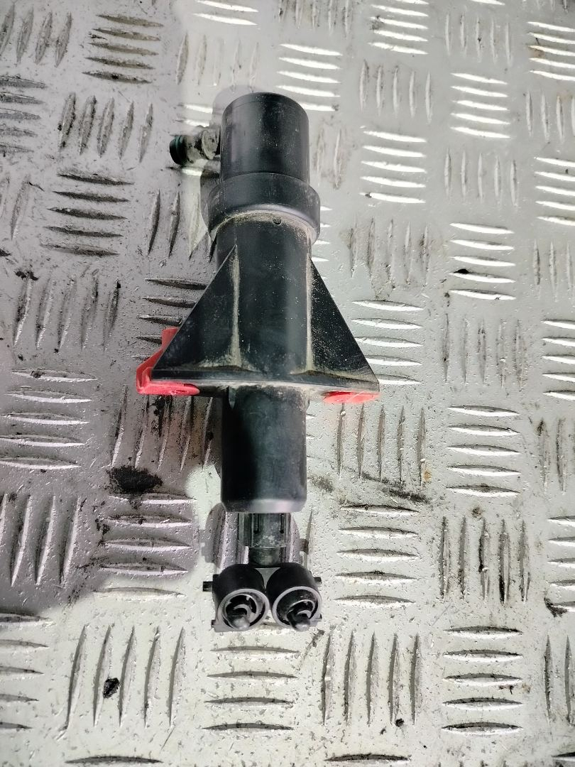 форсунка омывателя фары MAN TGX 1 поколение 2018, 12.4 л., D 2676 LF 51, дизель, АКПП, белый, правый руль, 81264820032 - фото №1