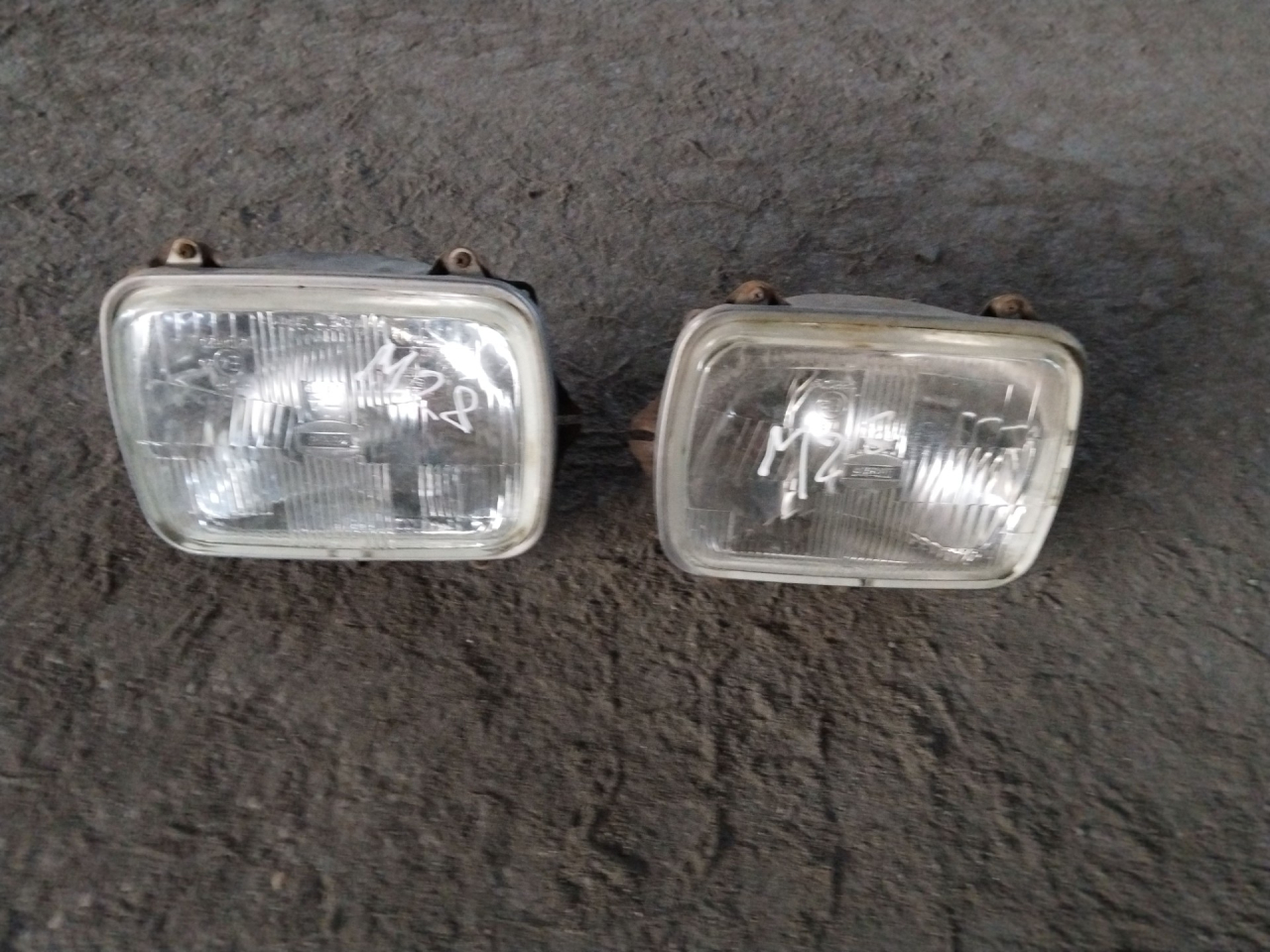 фара Toyota Land Cruiser Prado 1 поколение J70 1992, 2.4 л., 2L-T, дизель - фото №1